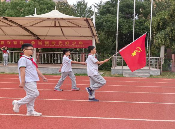 建队日新闻稿_html_m182631fb.jpg