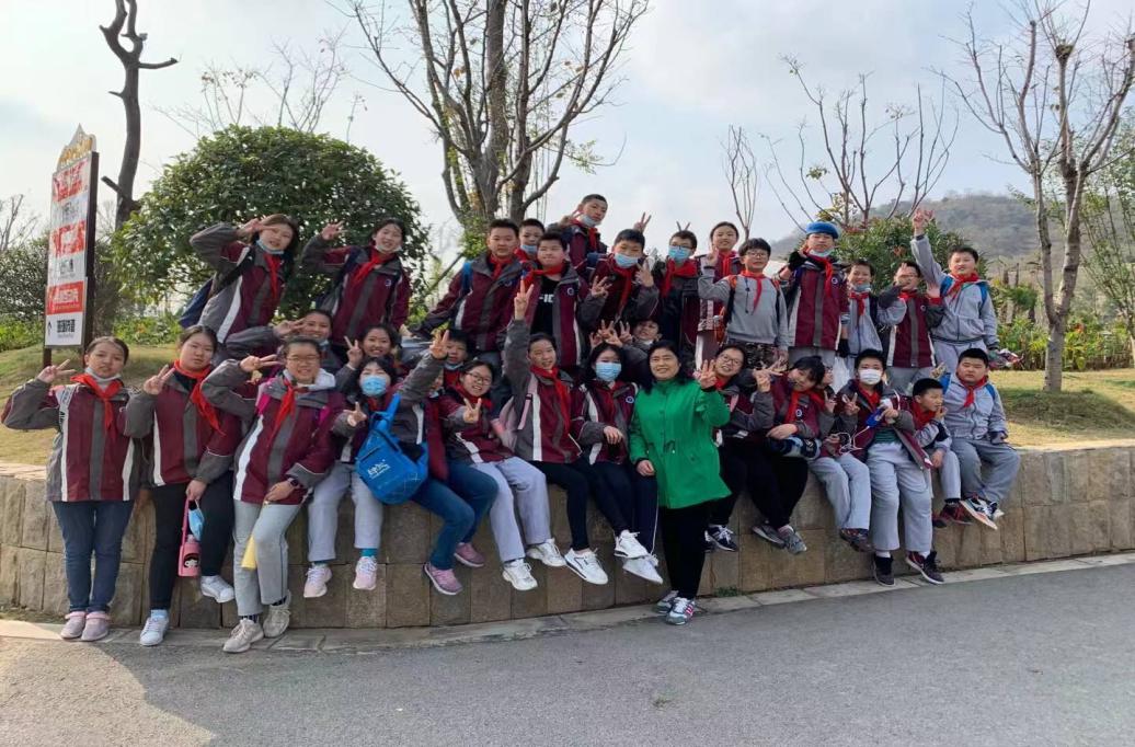 追寻深秋童话  探秘动物王国_html_46bfb06b.jpg