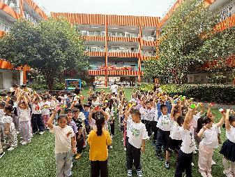 童真少年启新程 乐学创行向未来新闻稿_html_5692ba88.jpg