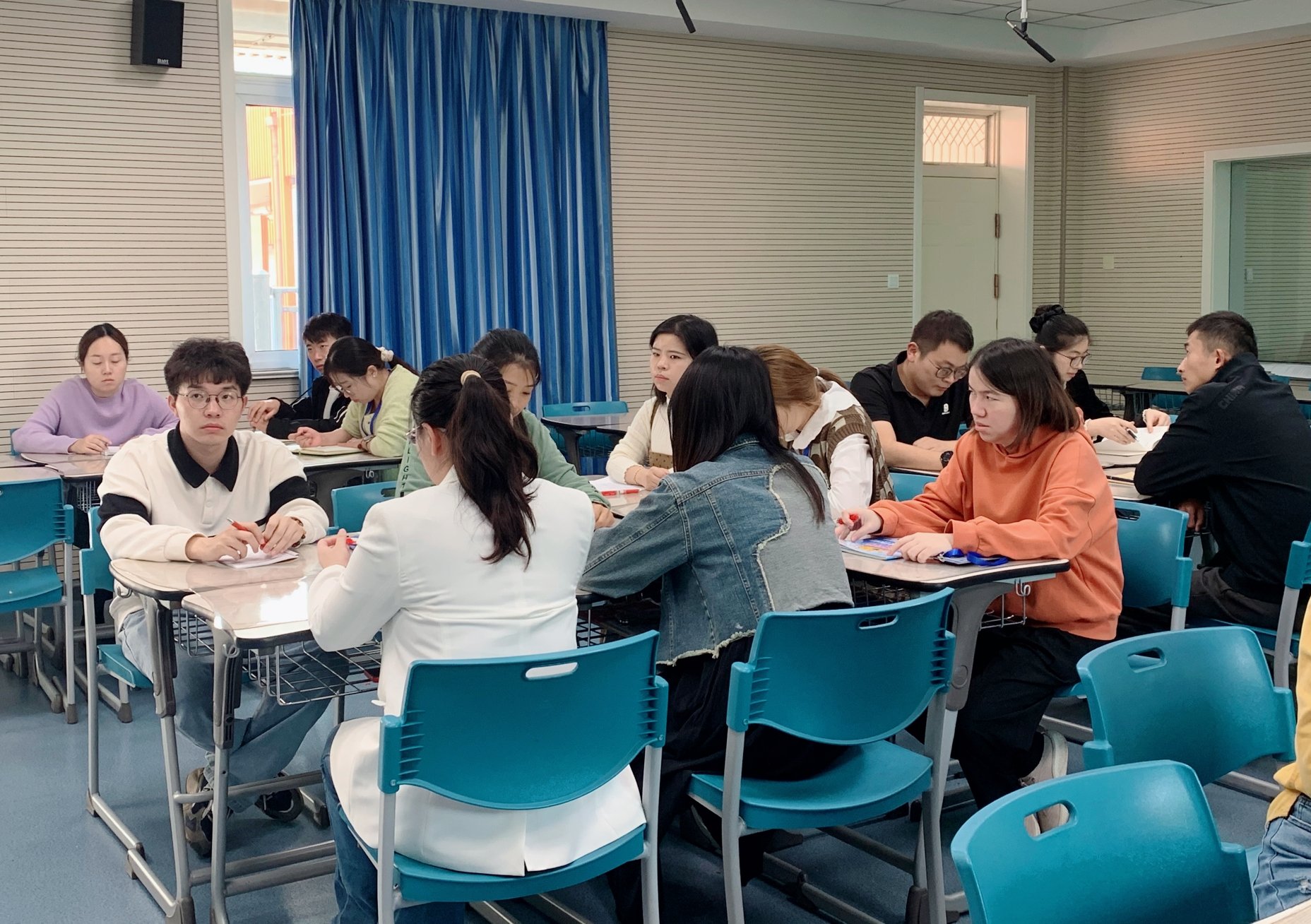 20241011南湾营小学青年教师研修班报道_html_m2705eef5.jpg