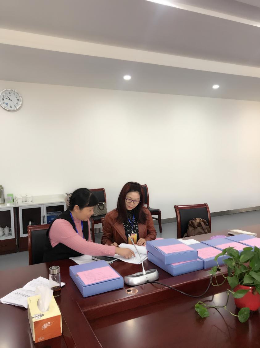 【正学丁三】立师德 守初心(1)(1)(1)_html_642baae8.jpg