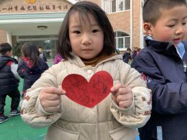 《生命迈幼 课程故事》属于我们的小幸福_html_75d74de7.jpg
