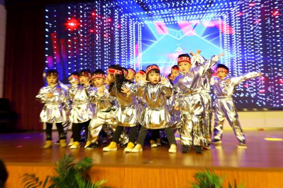 20200103祥和园区元旦文艺汇演活动_html_28575033.jpg