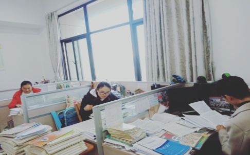 十二月份历史学科组活动小结  _html_m32e449c8.jpg