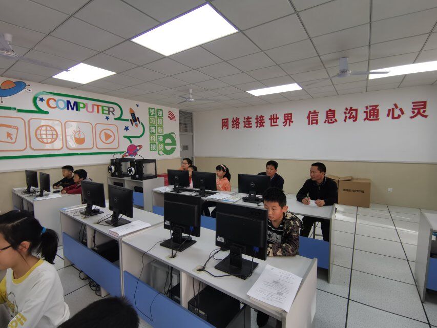 信息组第二次集体备课活动_html_27d3183a.jpg