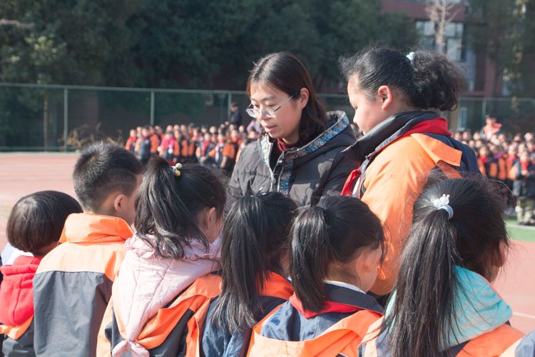 191209开幕式  让文化之美满溢校园   用传统之光点亮未来_html_m145ba7e.jpg