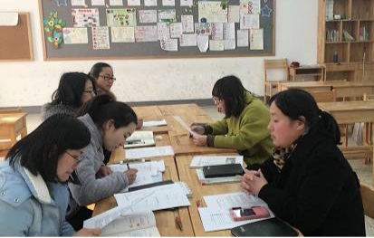 张老师教研中.jpg 张老师教研中.jpg