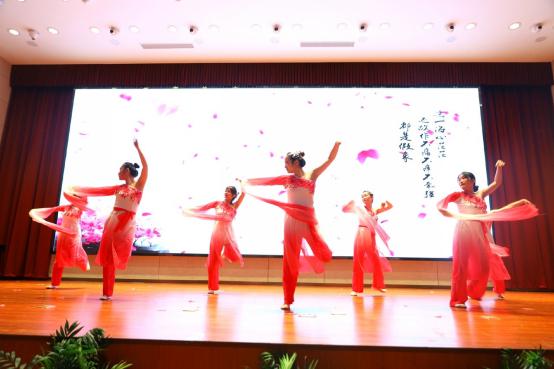 20200103祥和园区元旦文艺汇演活动_html_m2507c894.jpg