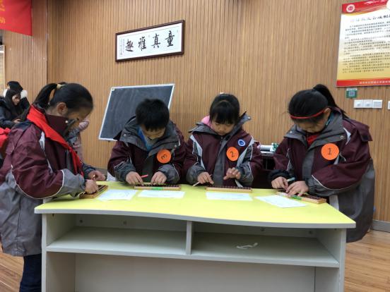 1218达人PK赛董智写_html_59f17962.jpg