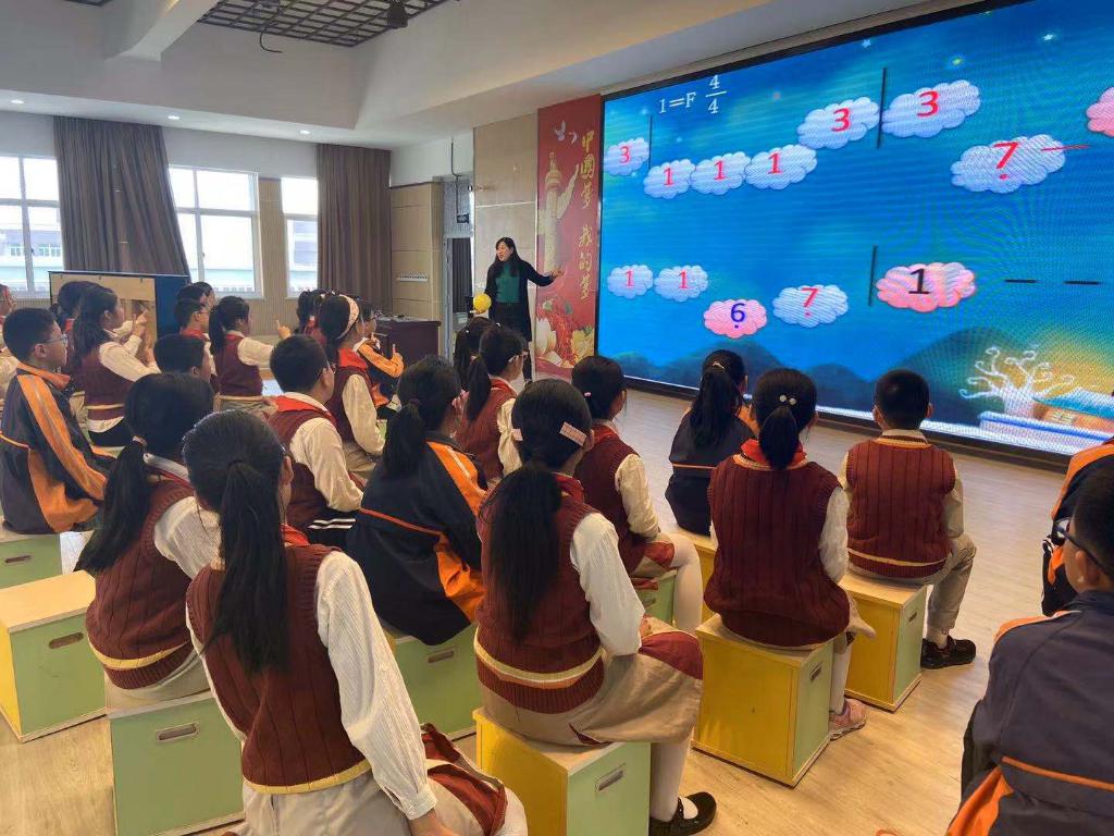 栖霞区东片音乐教研活动报道(1)_html_m5b14135b.jpg