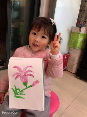 （生命迈幼·课程故事）《走进花的世界》 甘青青_html_m5c79559.jpg