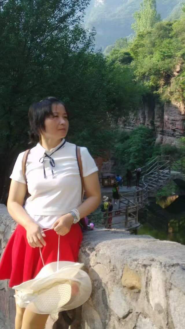 【悦群燕小】燕子矶中心小学第一党支部最美悦群教师——梅红