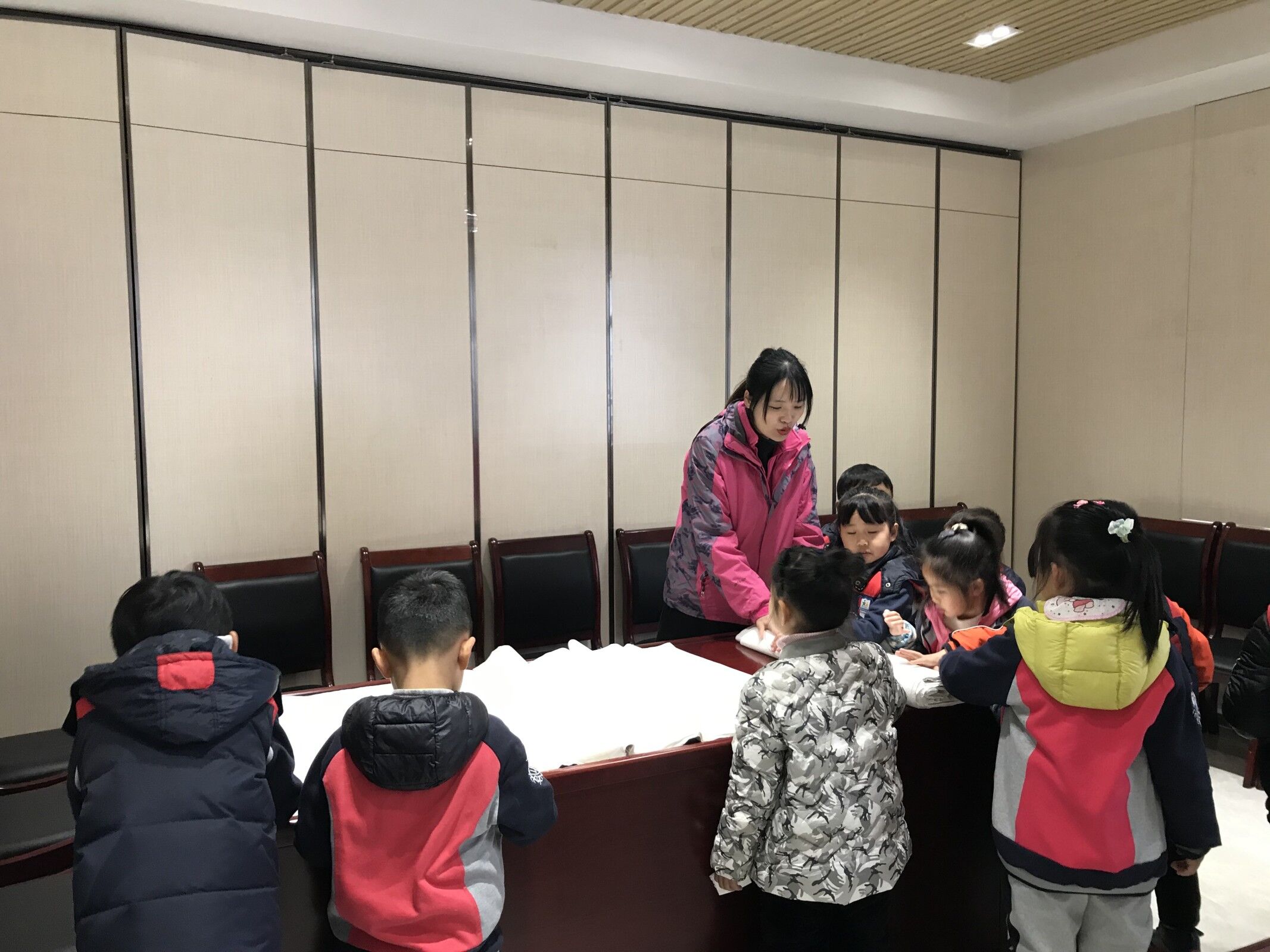 2019.12.9参观书法展新闻稿_html_m4793a754.jpg