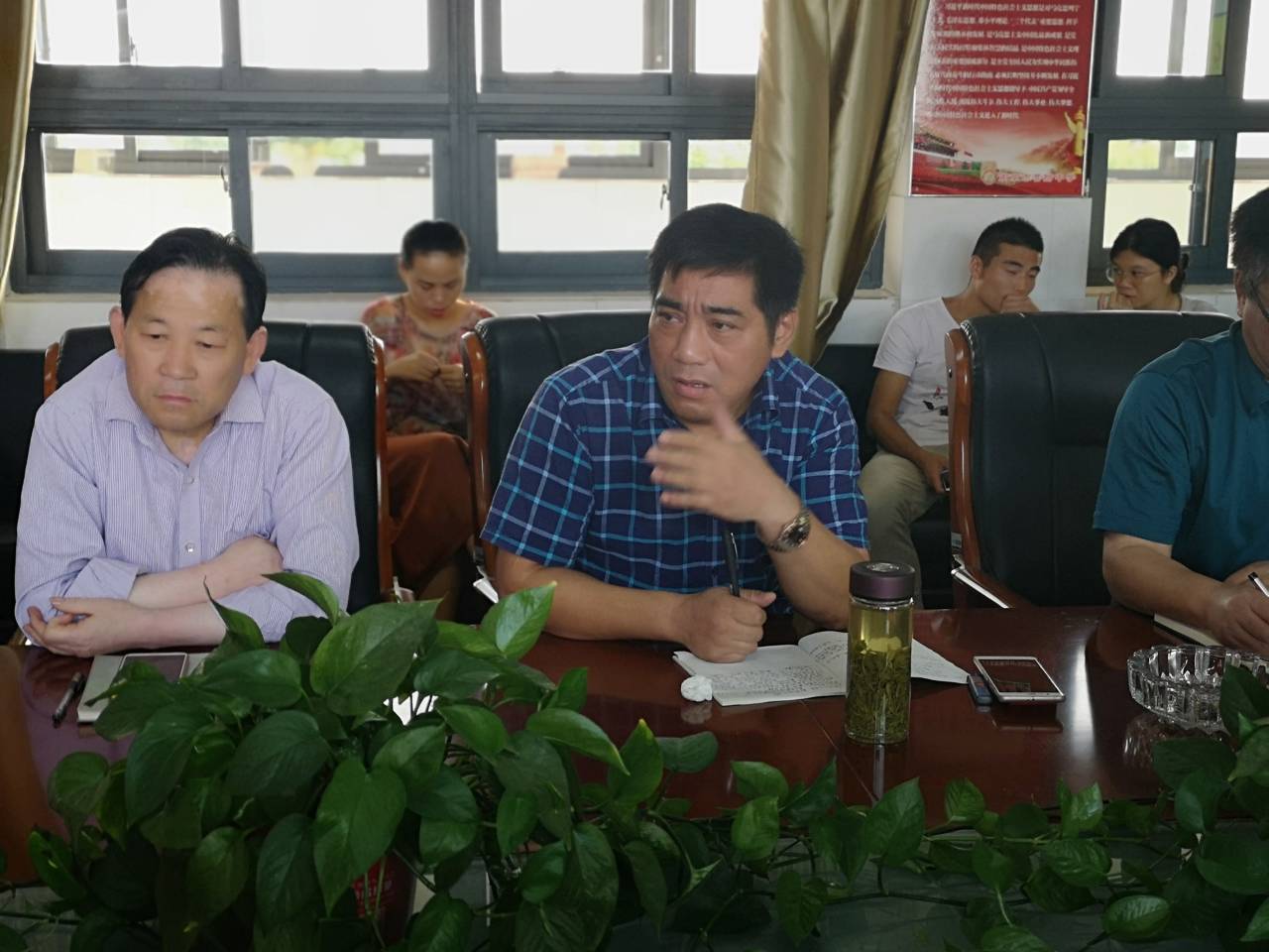 九年级教学工作研讨会报道(2)_html_1d4a41d7.jpg