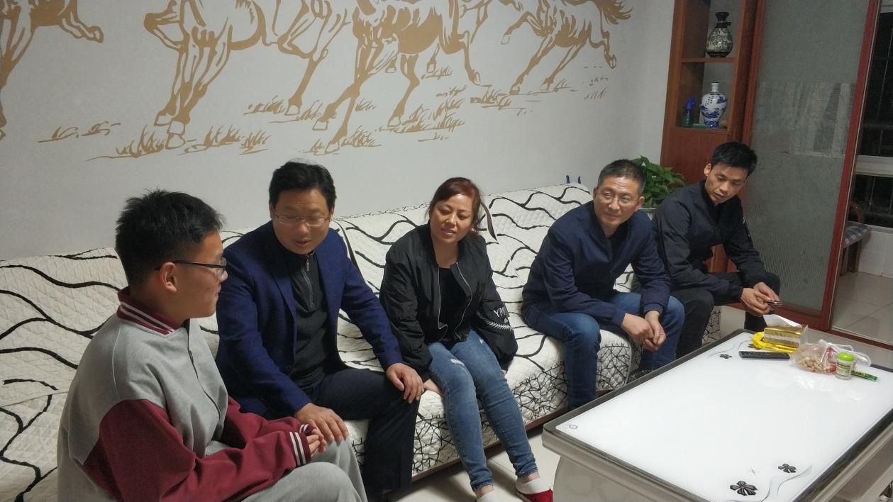 温暖进家庭 家访在行动---中桥中学集体家访活动(2)_html_m3055b60.jpg