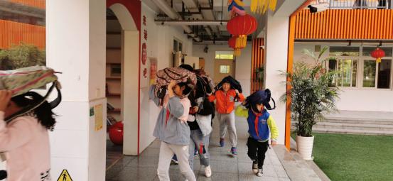 防震演练10.25_html_795ea5b6.jpg
