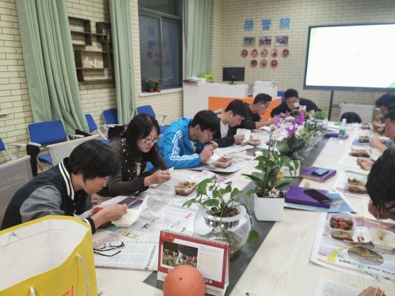 新建 DOCX 文档_html_m1a528cd.jpg