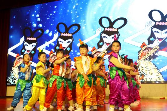 20200103祥和园区元旦文艺汇演活动_html_79544095.jpg
