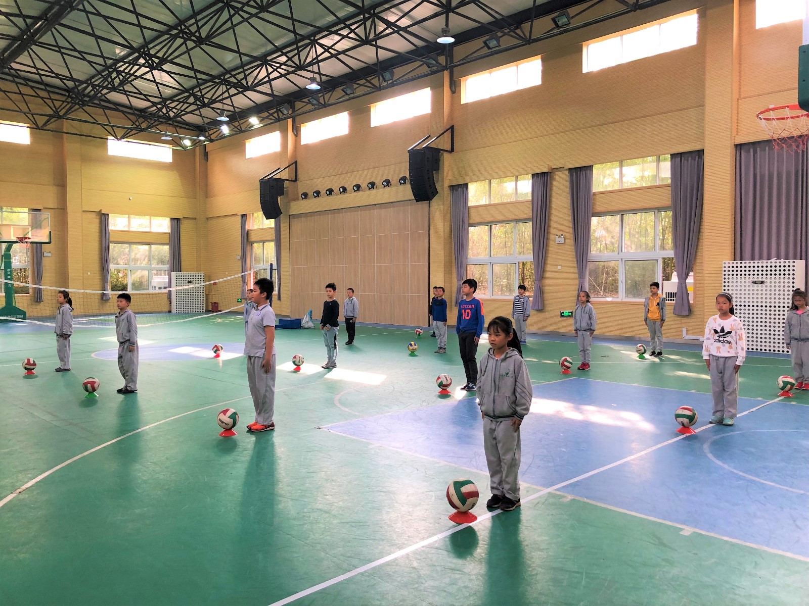 趣味闯关学排球  健康体魄同成长——记紫金小学知新课堂