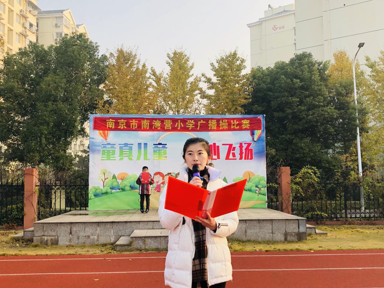第七届读书节闭幕式报道_html_5d55e051.jpg