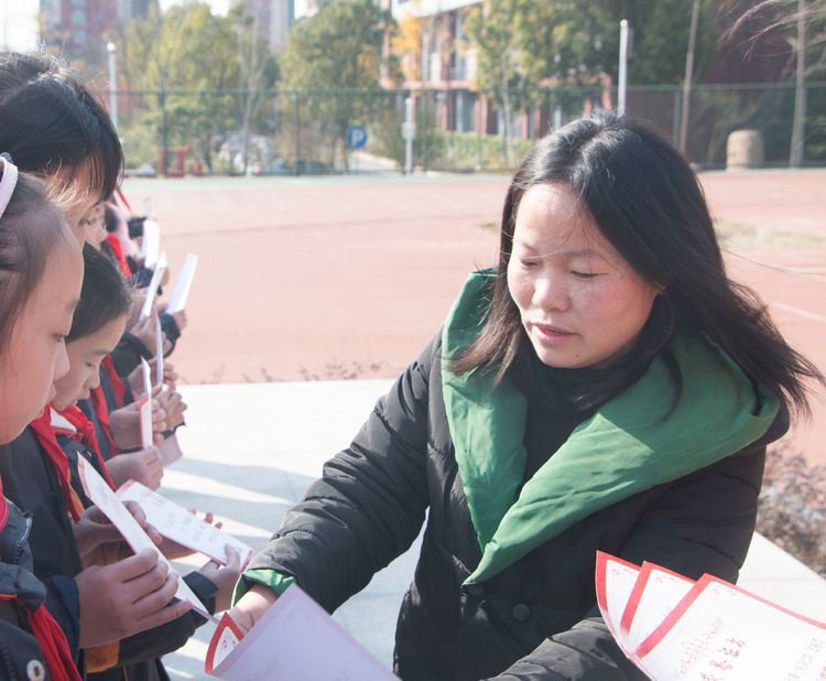 191209开幕式  让文化之美满溢校园   用传统之光点亮未来_html_37abd84d.jpg