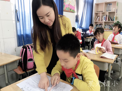 党员黄春燕义务辅导.jpg