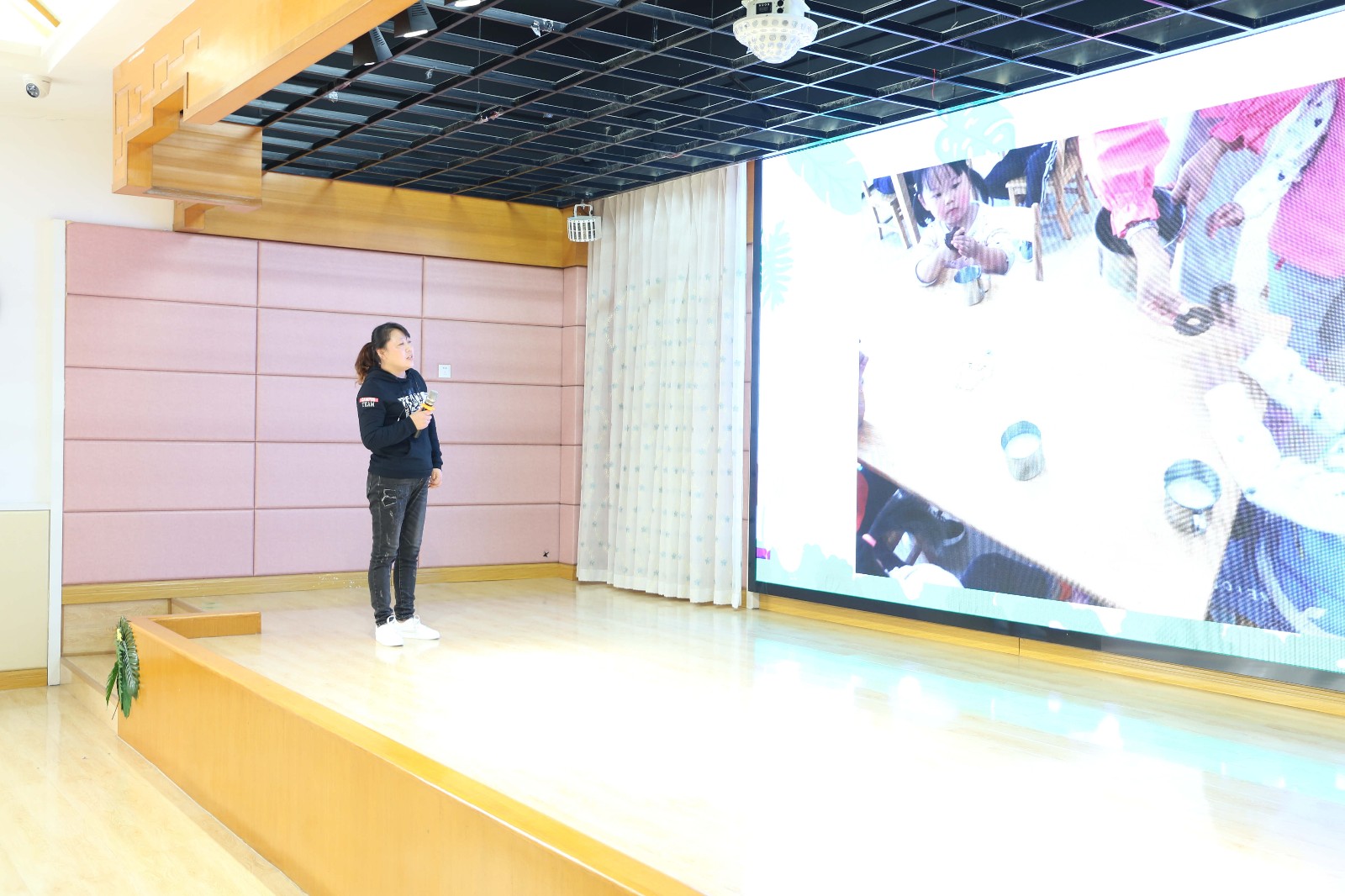 【枫香栖幼】枫勤至粹 枫和亮彩 ——栖霞幼儿园保育员《细节在我心中》岗位大练兵活动