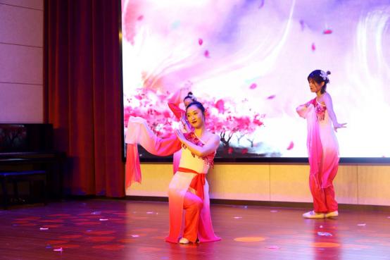 20200103祥和园区元旦文艺汇演活动_html_5ca3442a.jpg