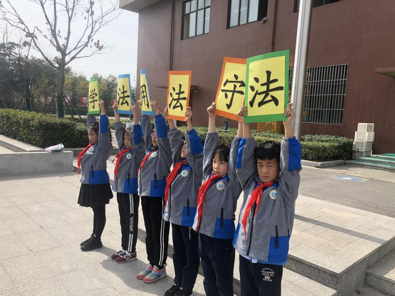 2019依法治校新闻稿(2) - 副本_html_m81dc9d5.jpg