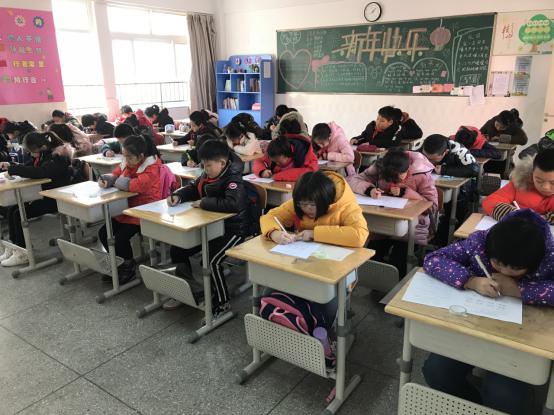 语文知识竞赛活动报道_html_m2fd969de.jpg