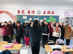 【星光摄小】摄小（天佐路校区）“唱红歌 颂祖国”班级合唱比赛报道