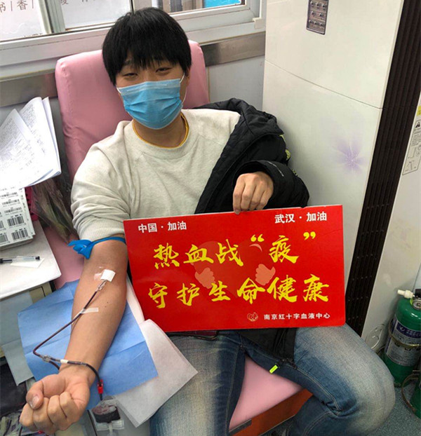 【尚美支部】无偿献血，党员先行！_html_7c4de818.jpg
