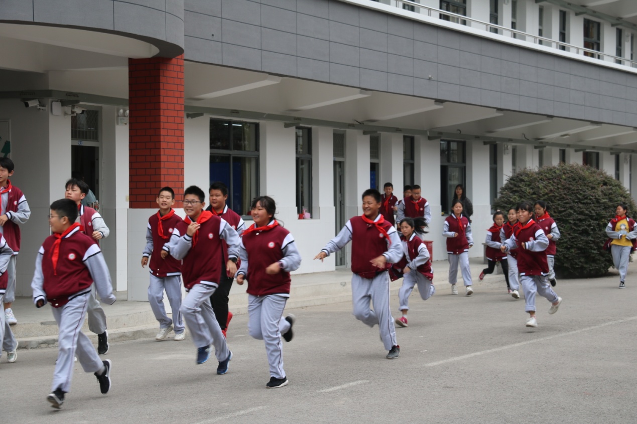 校园安全新闻稿_html_m13950815.jpg