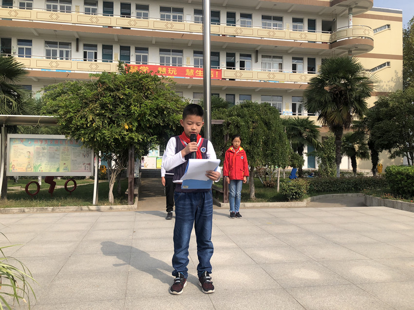 191025江南小学劳动教育系列活动图片1.JPG