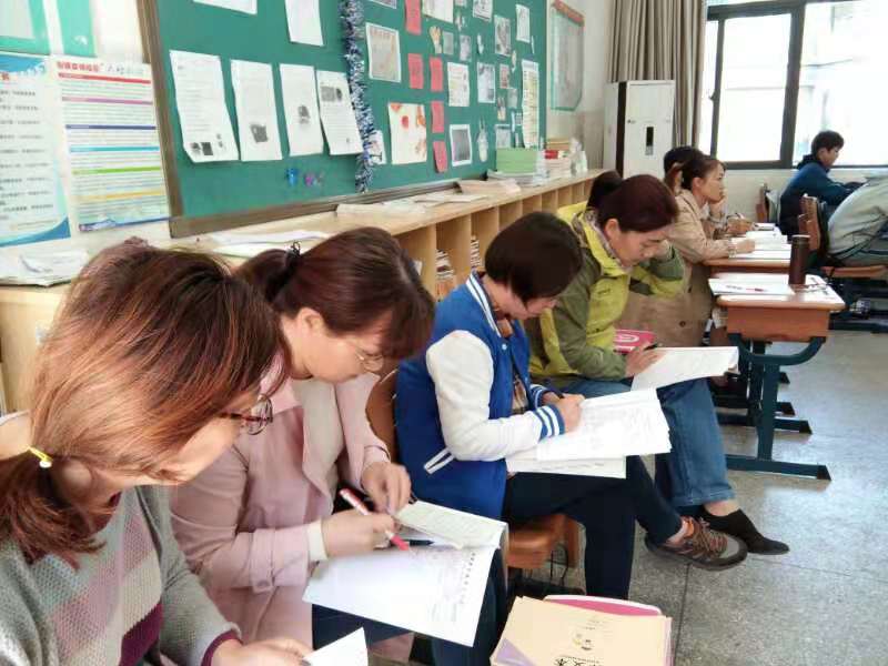十月语文教研组工作小结（2019.11.）(1)_html_11eb3514.jpg