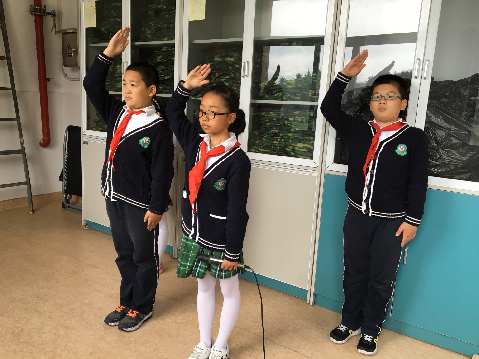 2017-2018学年第二学期第十一周升旗仪式《感恩母爱》