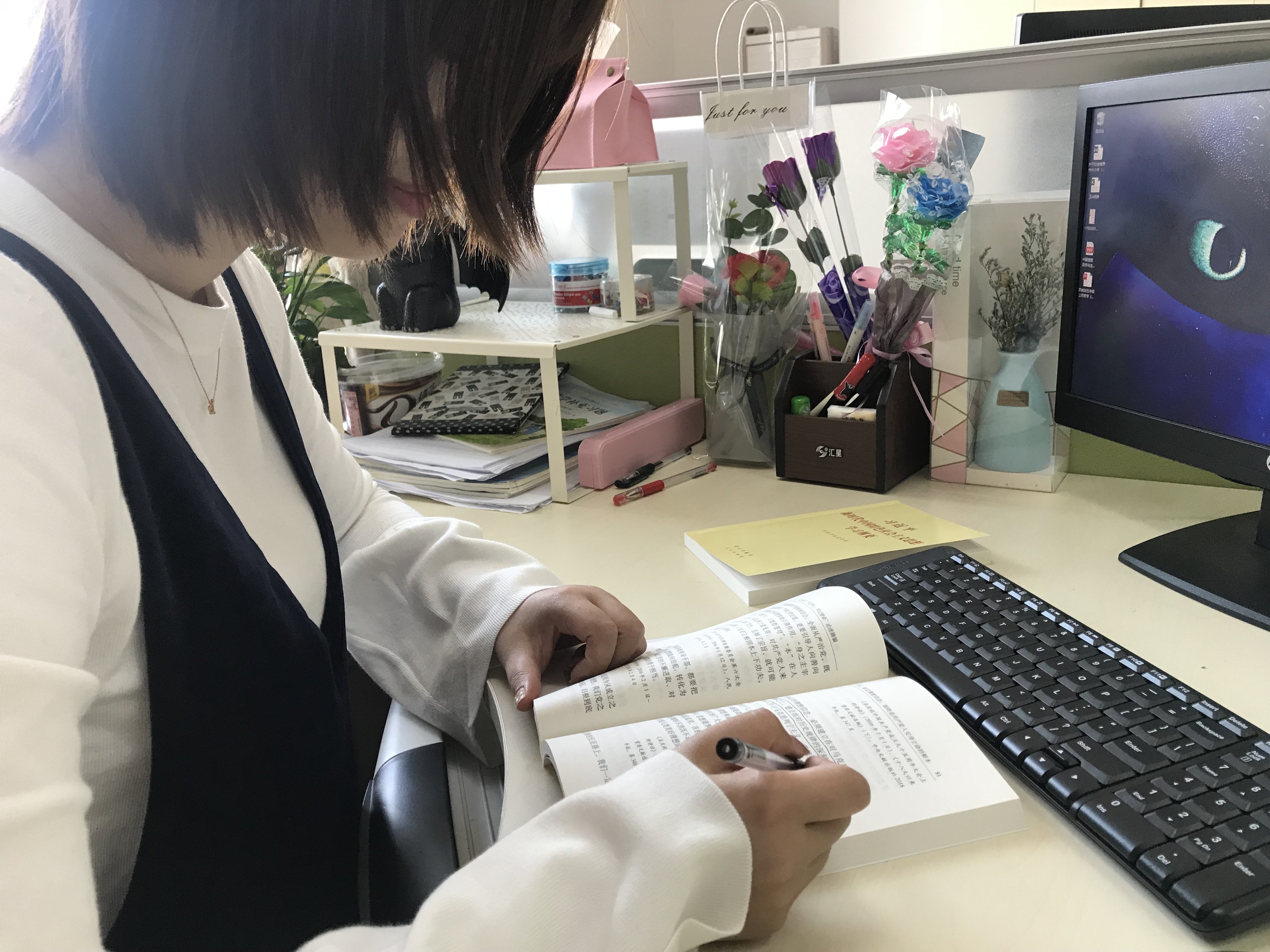 加强理论学习 牢记初心使命_html_m363026f7.jpg