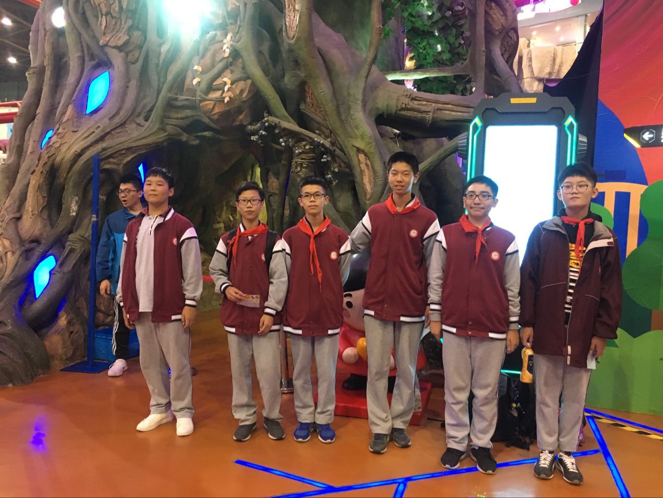 远足实践活动新闻稿_html_m67bcd155.jpg