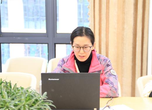 （生命迈幼·校园新闻）牵手共进 共同成长(1)(1)_html_m30f18294.jpg