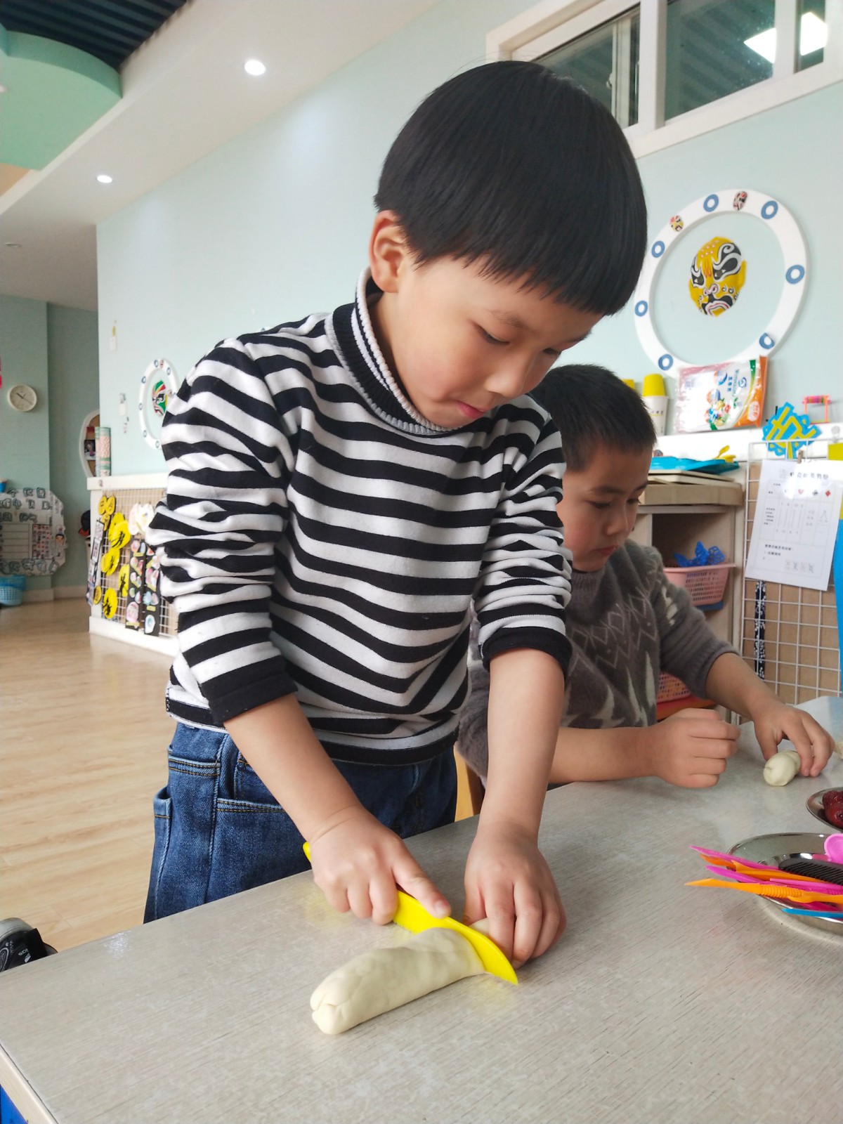 【乐活龙幼】花样面点做起来 欢欢喜喜迎大年 －－靖安幼儿园大班组“红红的新年”主题延伸活动