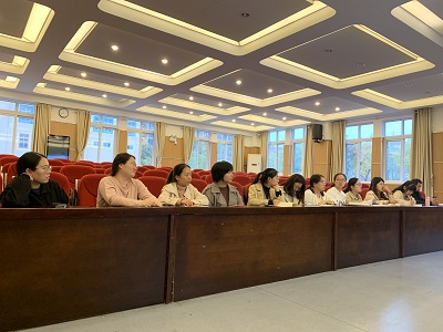 班主任2.JPG 班主任2.JPG