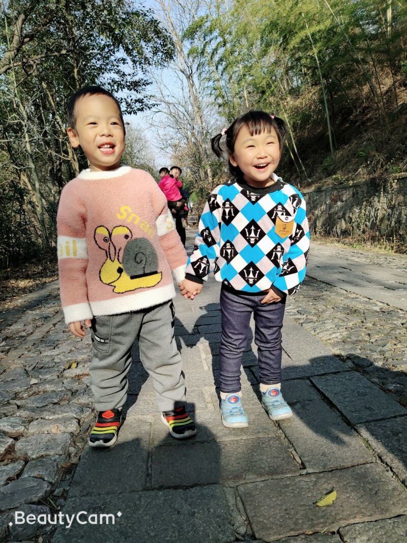 绿色环保徒步走，垃圾分类我先行_html_m26784a36.jpg