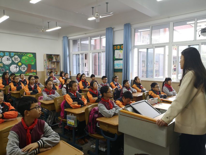 学八礼四仪，做文明少年_html_1e611a5d.jpg