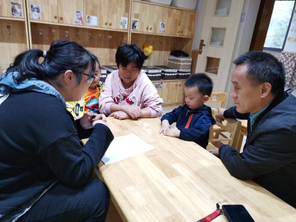 【枫香栖幼】沟通从心开始 ——记栖幼五福园小班年级组微型家长会活动（一）