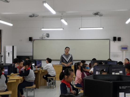 信息组10.12_html_m27e68bb6.jpg