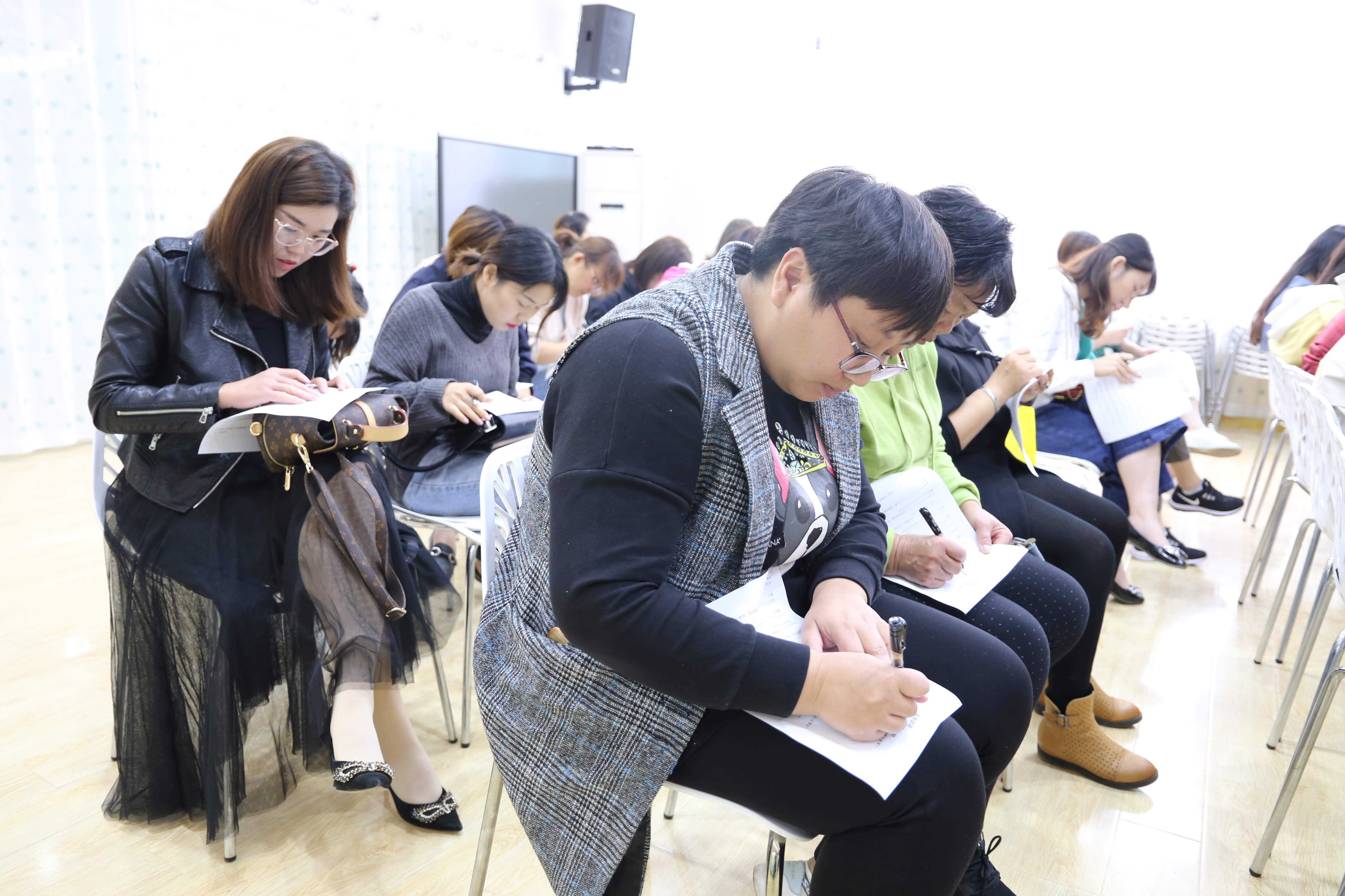迎督学督导检查  促园所稳步发展(1)_html_m2255cf38.jpg