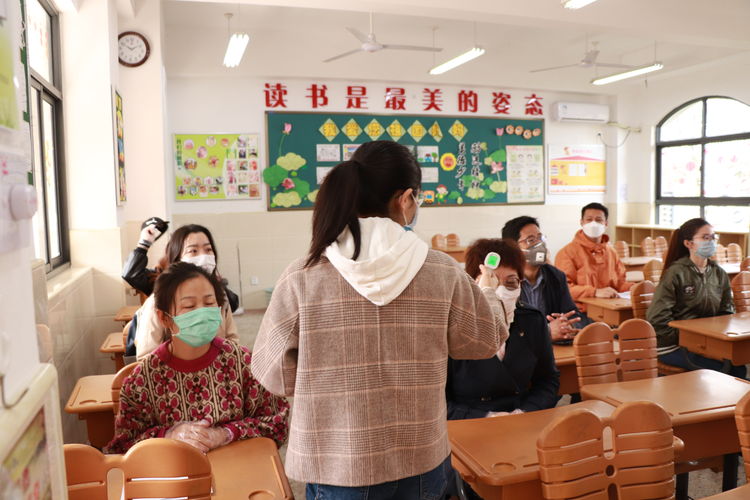 励进幕小_html_62983dc0.jpg