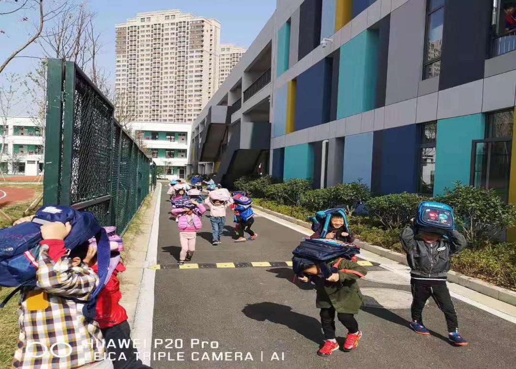 【正学丁三】坚持安全第一，预防为主_html_m1bb6f17d.jpg