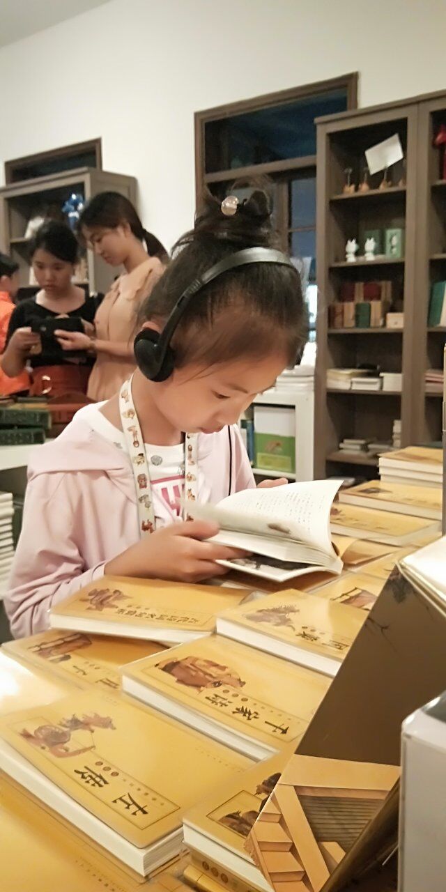 在校读书3.jpg