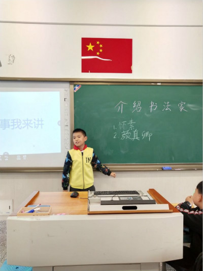 学生讲1.jpg